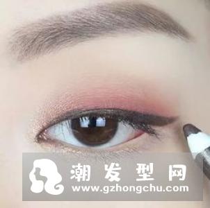 泰式妆容画法教程步骤 唇妆就选豆沙色