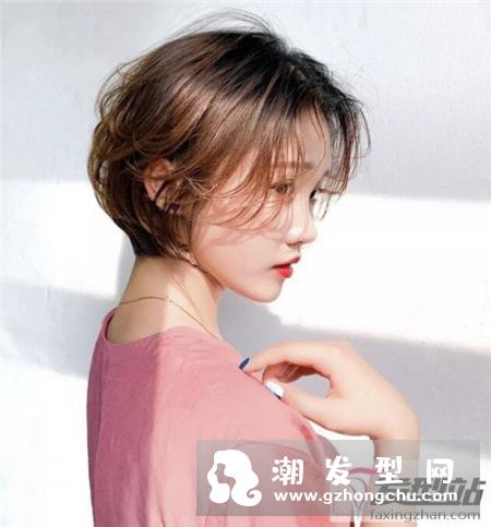 今年流行烫发出炉 “减龄烫”显瘦减龄两不误