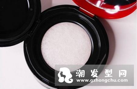 娇兰气垫和阿玛尼气垫的区别 哪个好