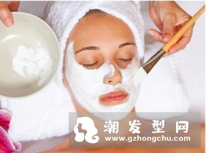 凡士林涂嘴唇有什么好处 为什么适合敏感肌肤