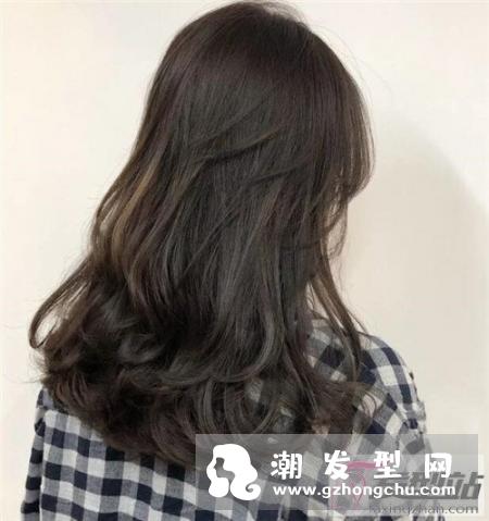 女生烫什么发型好看 烫一半显瘦温柔不落伍