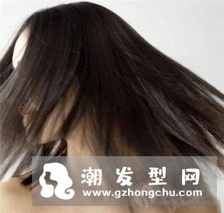 不拉直怎样使头发变直 软化和拉直的区别