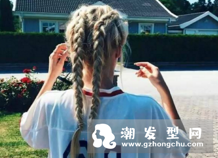 脸大怎么扎头发瘦脸 海滩式发髻来袭