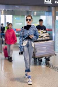 穿校服适合扎什么头发 多种扎法甜美大方成校园焦点