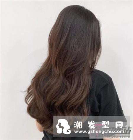 女生烫什么发型好看 烫一半显瘦温柔不落伍