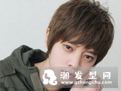 微蓬定位烫发型 烫发根凹时尚