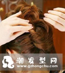 女生低盘发发型教程图解 扎法简单容易学换上就变美