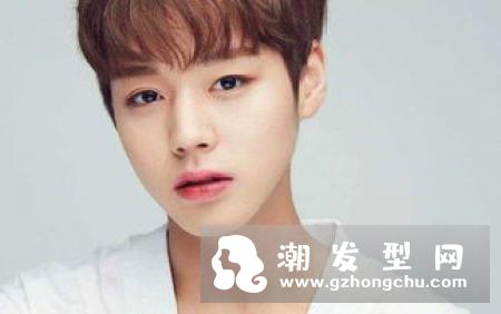 长卷发染什么颜色好看 瓜子脸要染金棕色好看