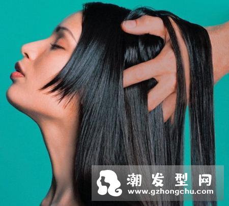 头发怎么吹容易干 自然干还是吹干好