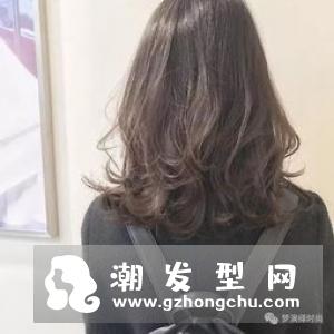 2018年流行鱼尾烫 时髦上镜又气质