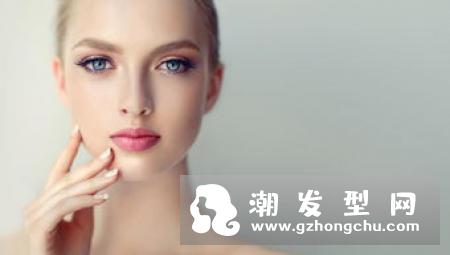 闭口粉刺可以化妆吗 用什么化妆品好