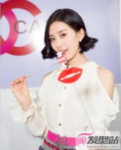 外翻波波头短发 减龄时髦又俏皮