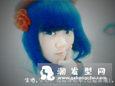 皮肤黑的人适合染什么颜色头发 适合什么发型