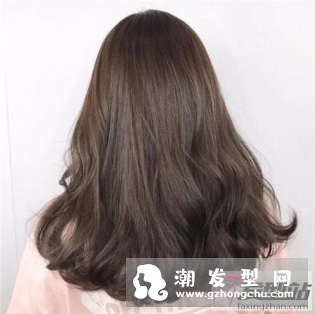 女生烫什么发型好看 烫一半显瘦温柔不落伍