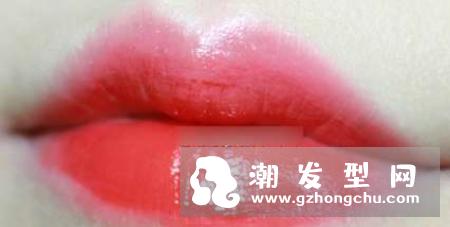 小草莓唇膏真假辨别方法 肉粉色是真的吗
